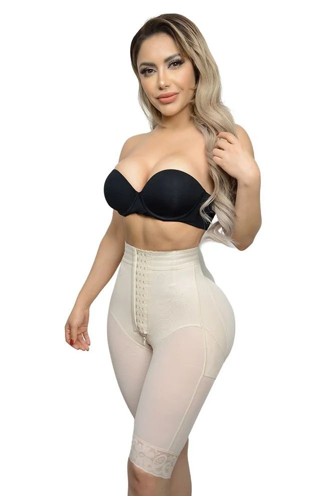 SHORT PUSH UP DE PIERNA LARGA SILUETA RELOJ DE ARENA DOBLE TALLA CON REALCE BOOTYLICIOUS FP1314 - Beige