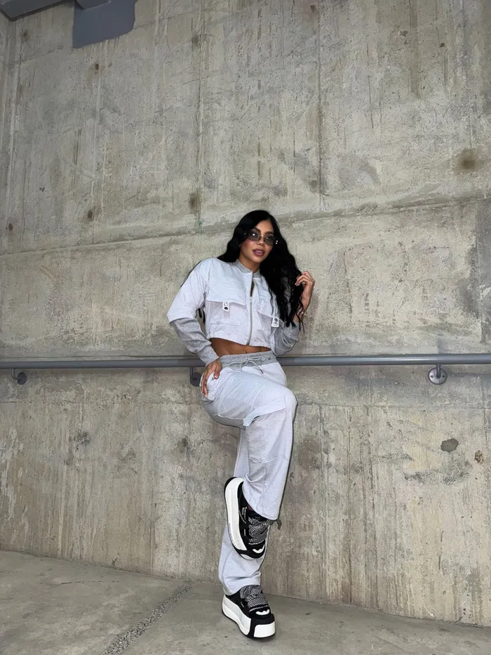 Conjunto KUO Boutique Burda Gris