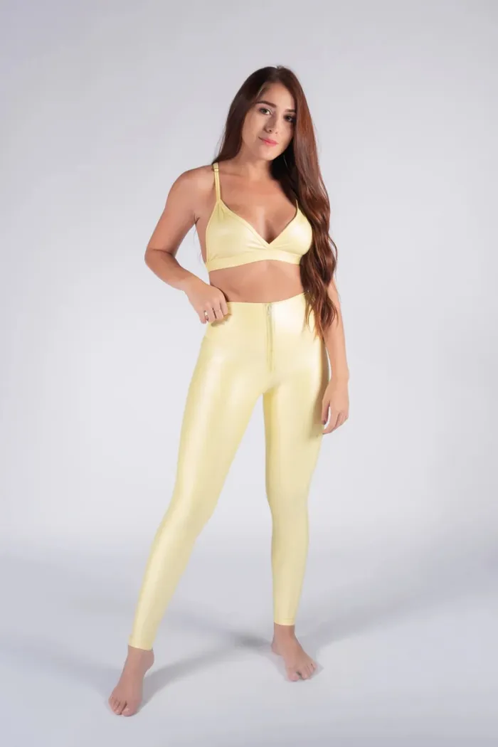 Legging Brandfit Efecto Cuero Amarillo con Cierre Leather